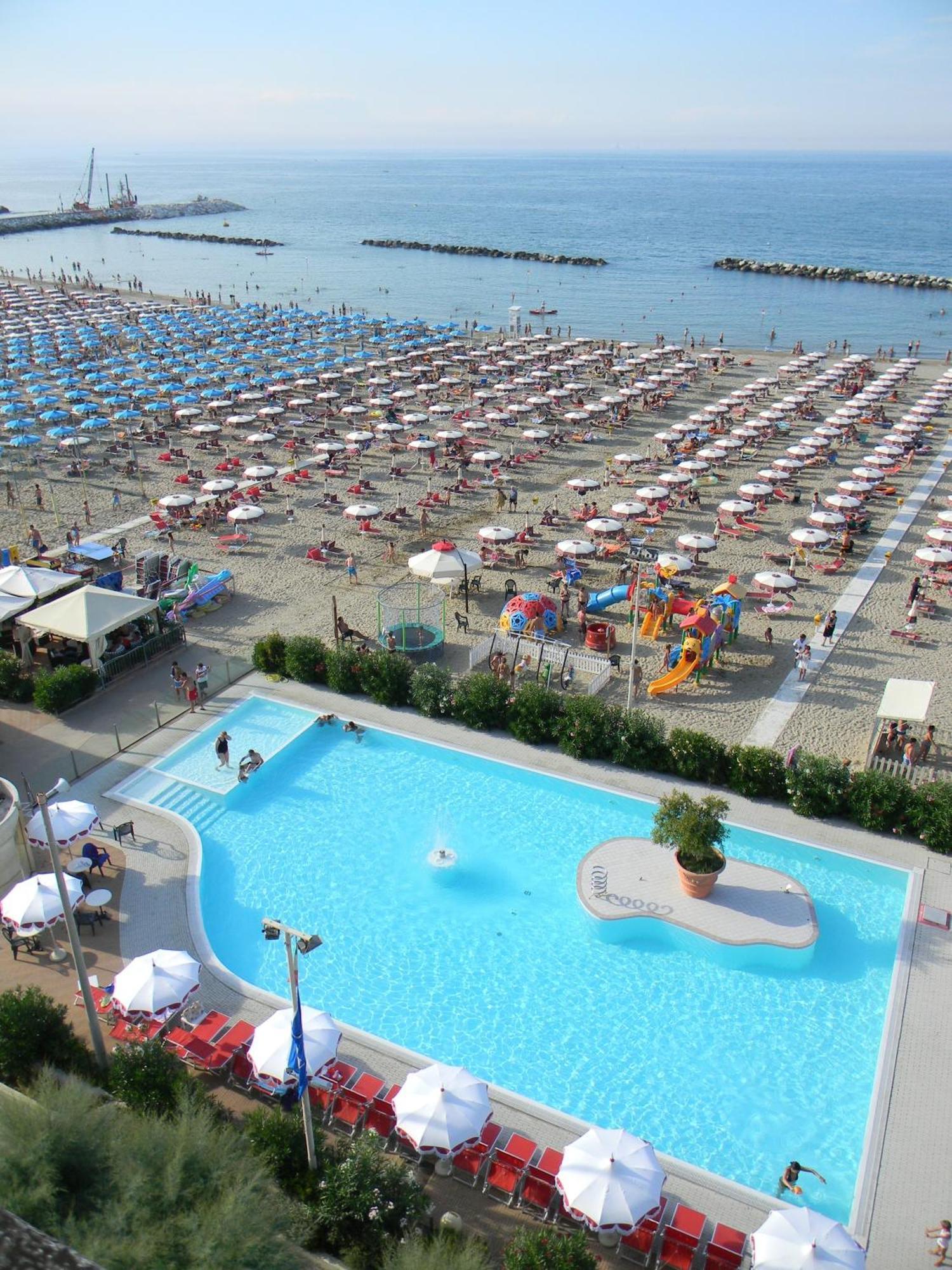 Hotel Nord Est Gabicce Mare Exterior foto