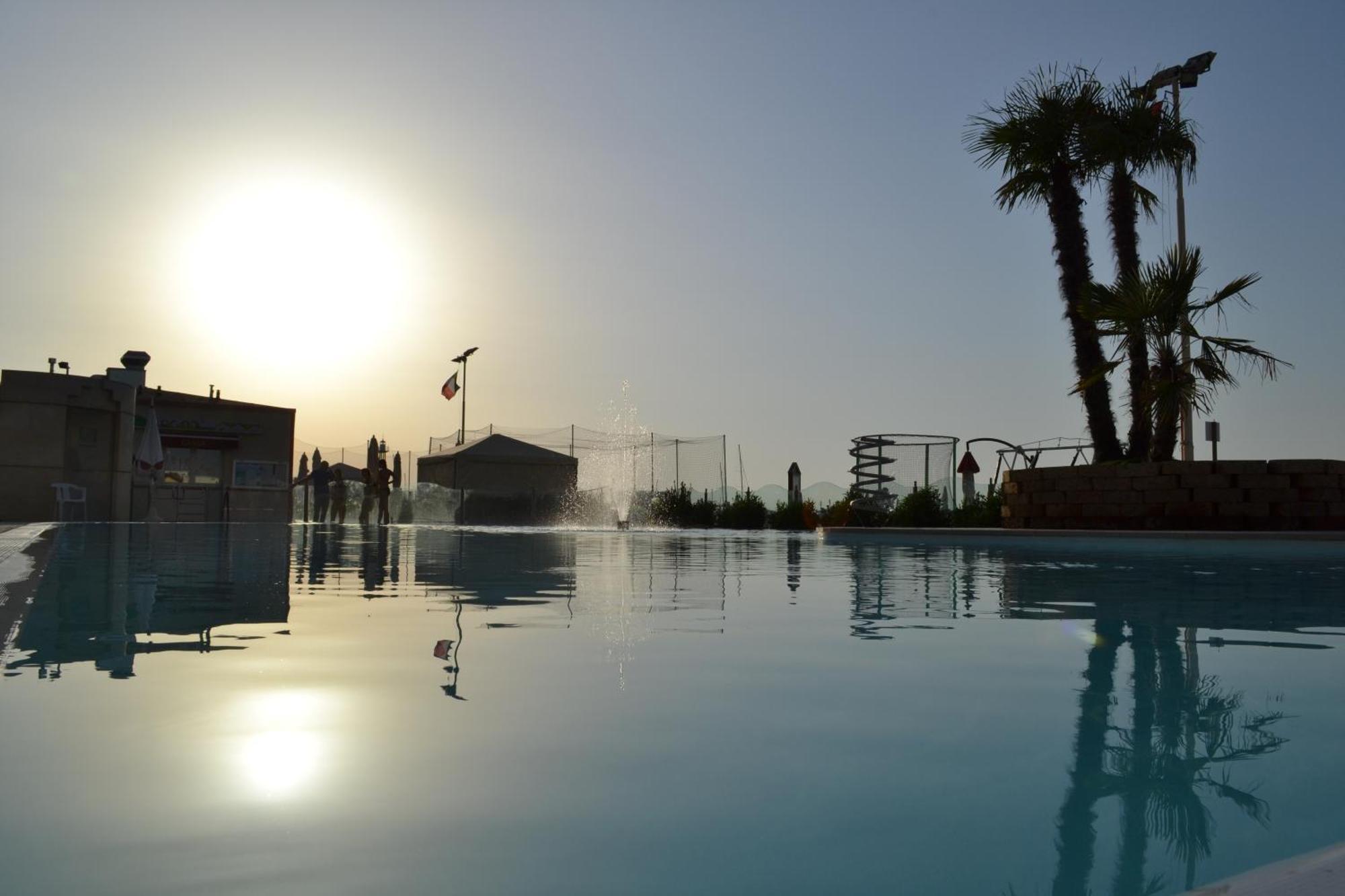 Hotel Nord Est Gabicce Mare Exterior foto