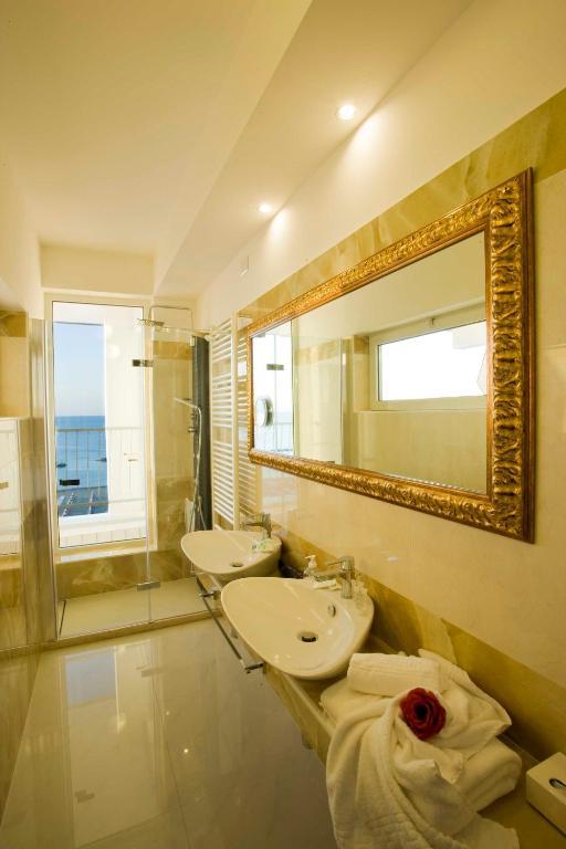 Hotel Nord Est Gabicce Mare Habitación foto
