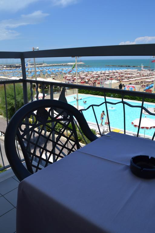Hotel Nord Est Gabicce Mare Exterior foto